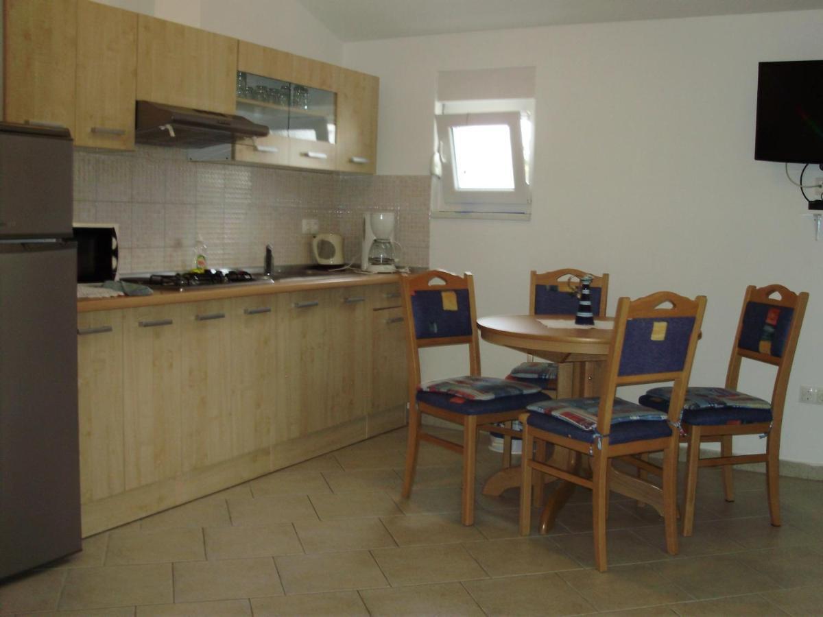 Apartments Ruzmarin Vrsi Camera foto
