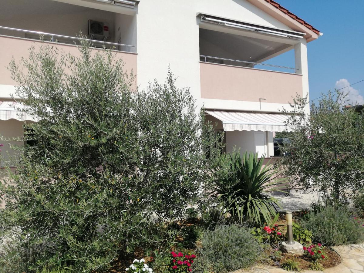 Apartments Ruzmarin Vrsi Esterno foto